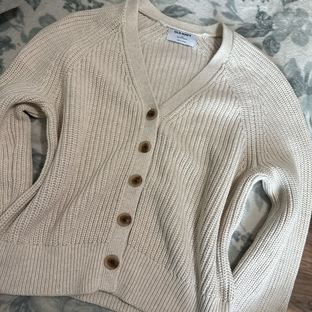 Old Navy Cream Ribbed Cardigan Sweater